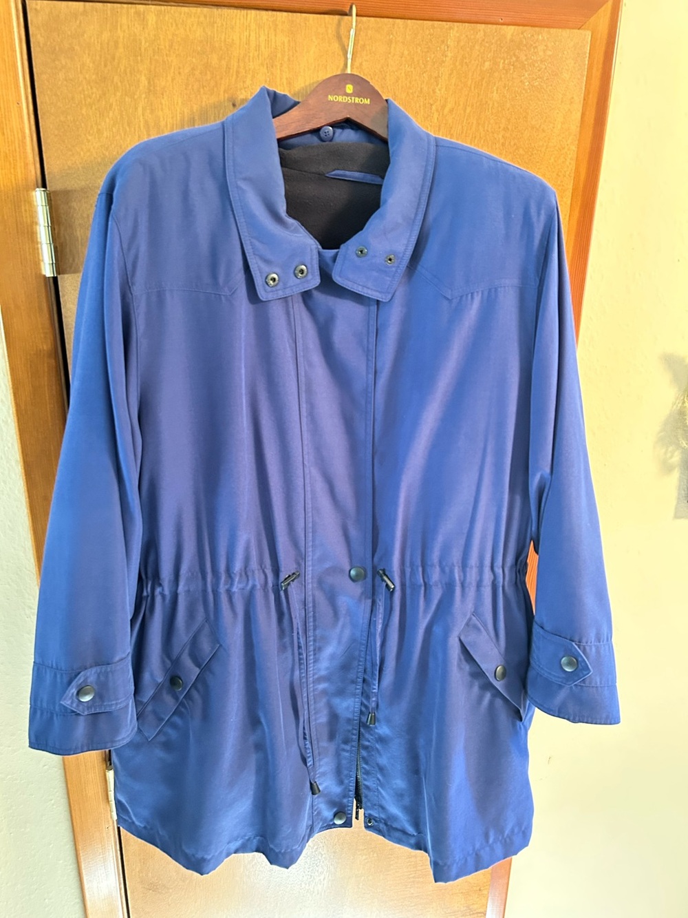 Women’s Aero’s blue coat